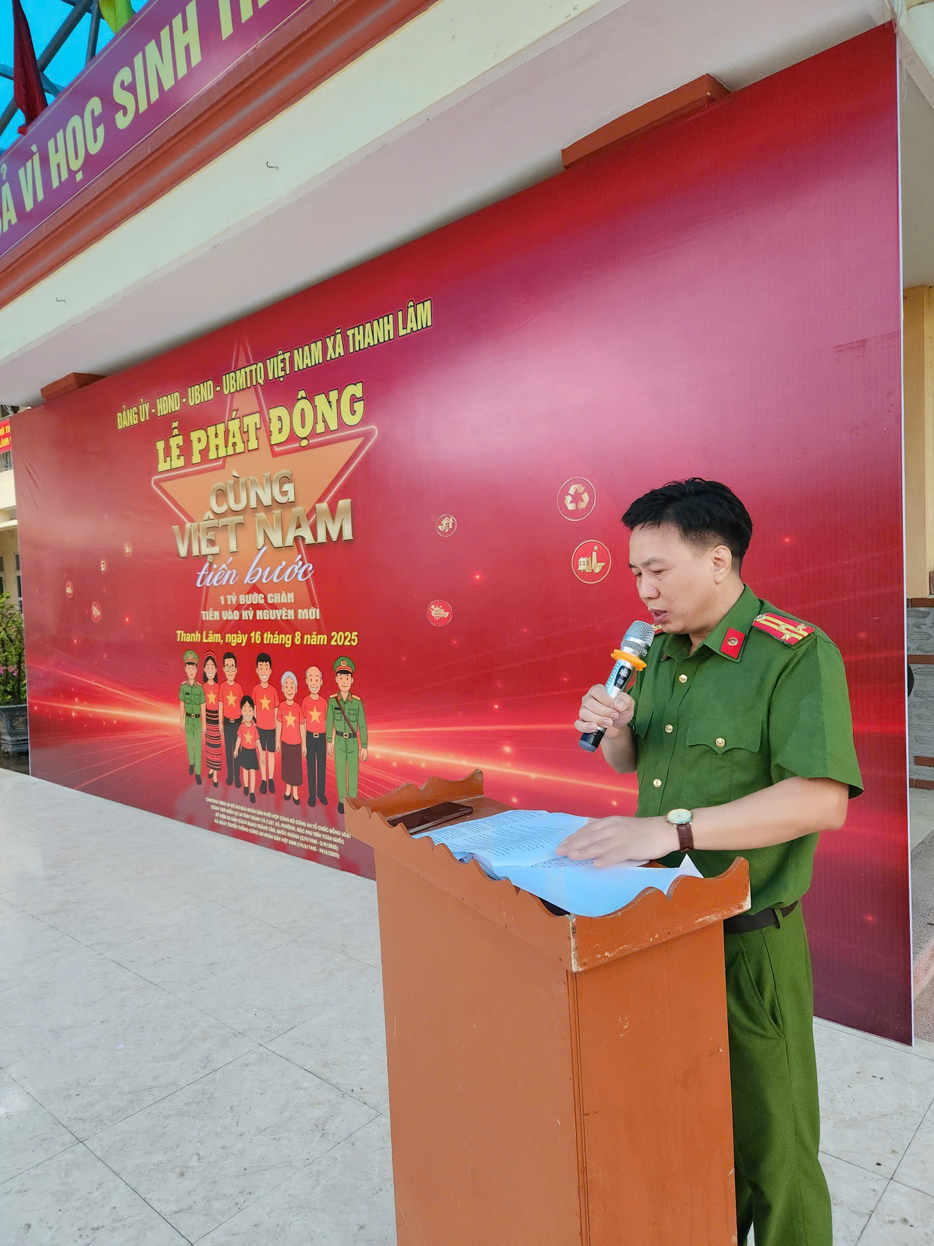 Xã Thanh Lâm: Tổ chức sự kiện đi bộ "Cùng Việt Nam tiến bước"