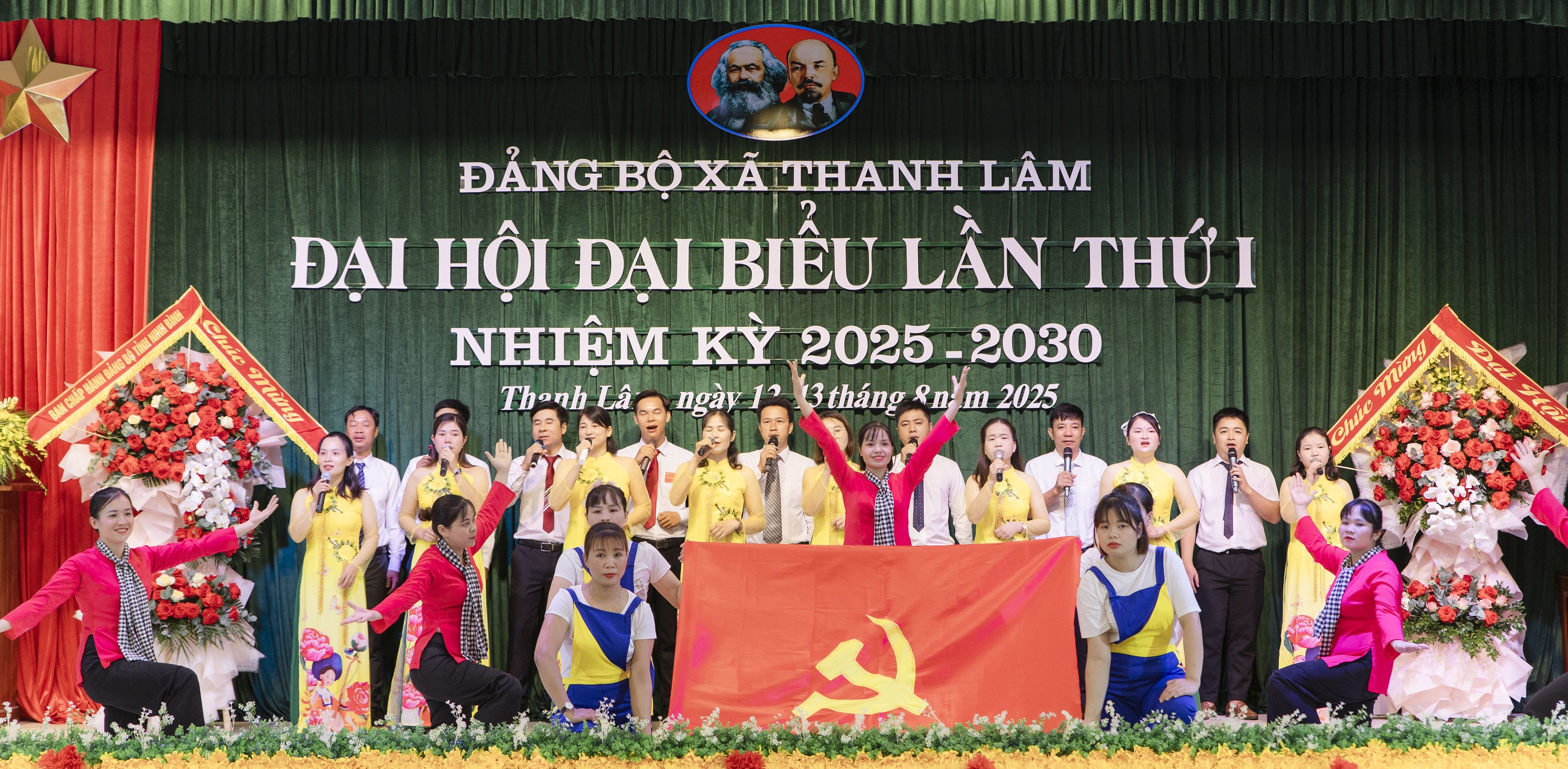 Xã Thanh Lâm: Liên hoan văn nghệ Chào mừng thành công Đại hội đại biểu Đảng bộ xã lần thứ I, nhiệm kỳ 2025 - 2030